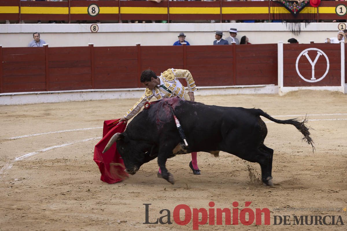 Tarde histórica en Abarán con la alternativa de José María Trigueros y el indulto de Tomás Rufo, junto a Castella salieron a hombros