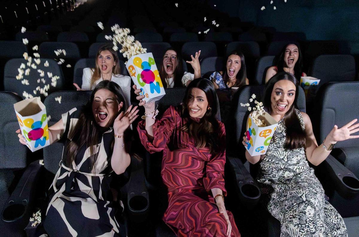 La Bellea del Foc y sus damas comparten su pasión por el cine