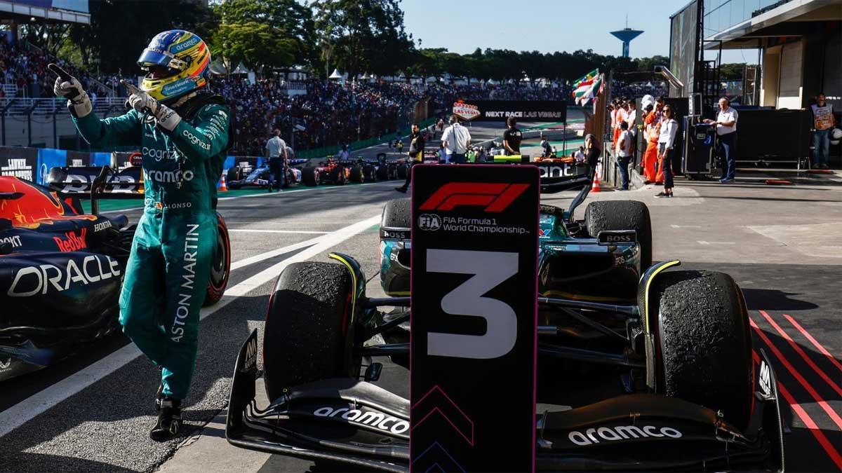 Alonso celebra su luchado tercer puesto en Brasil