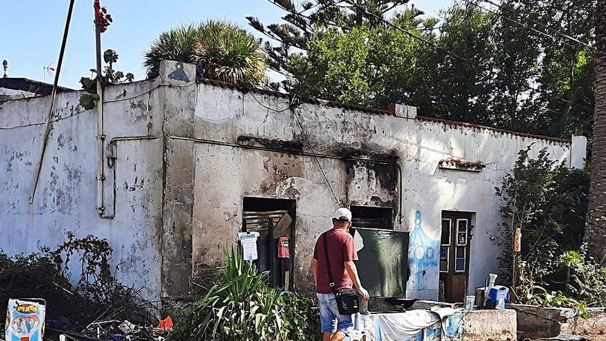 La casa que ardió en San Lázaro se convierte en foco de inseguridad