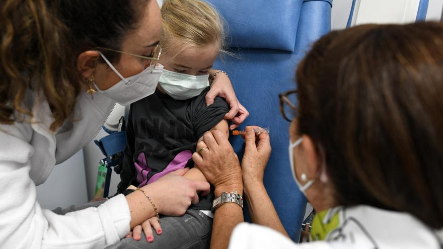 Pediatras animan a vacunar a los niños: hay tantos ingresados por gripe como mayores de 65 años