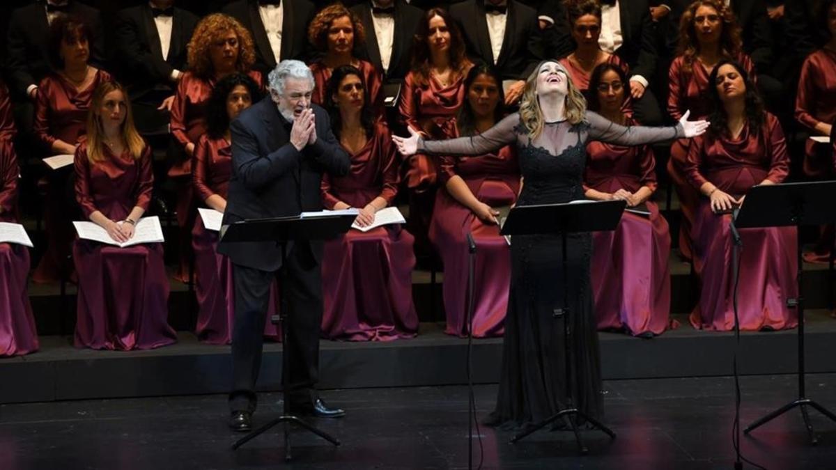 Plácido Domingo y Nino Machaidze, en el Liceu.