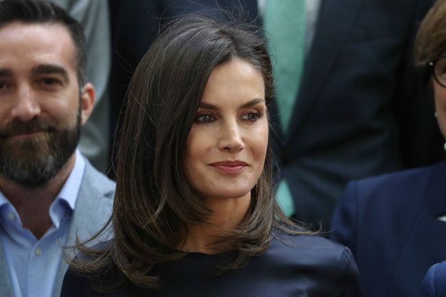 Letizia Ortiz luce canas en la reunión con el Patronato de la Residencia de Estudiantes