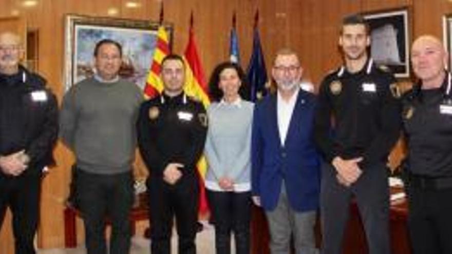 La Policía de El Campello incorpora a su plantilla  a dos agentes de carrera