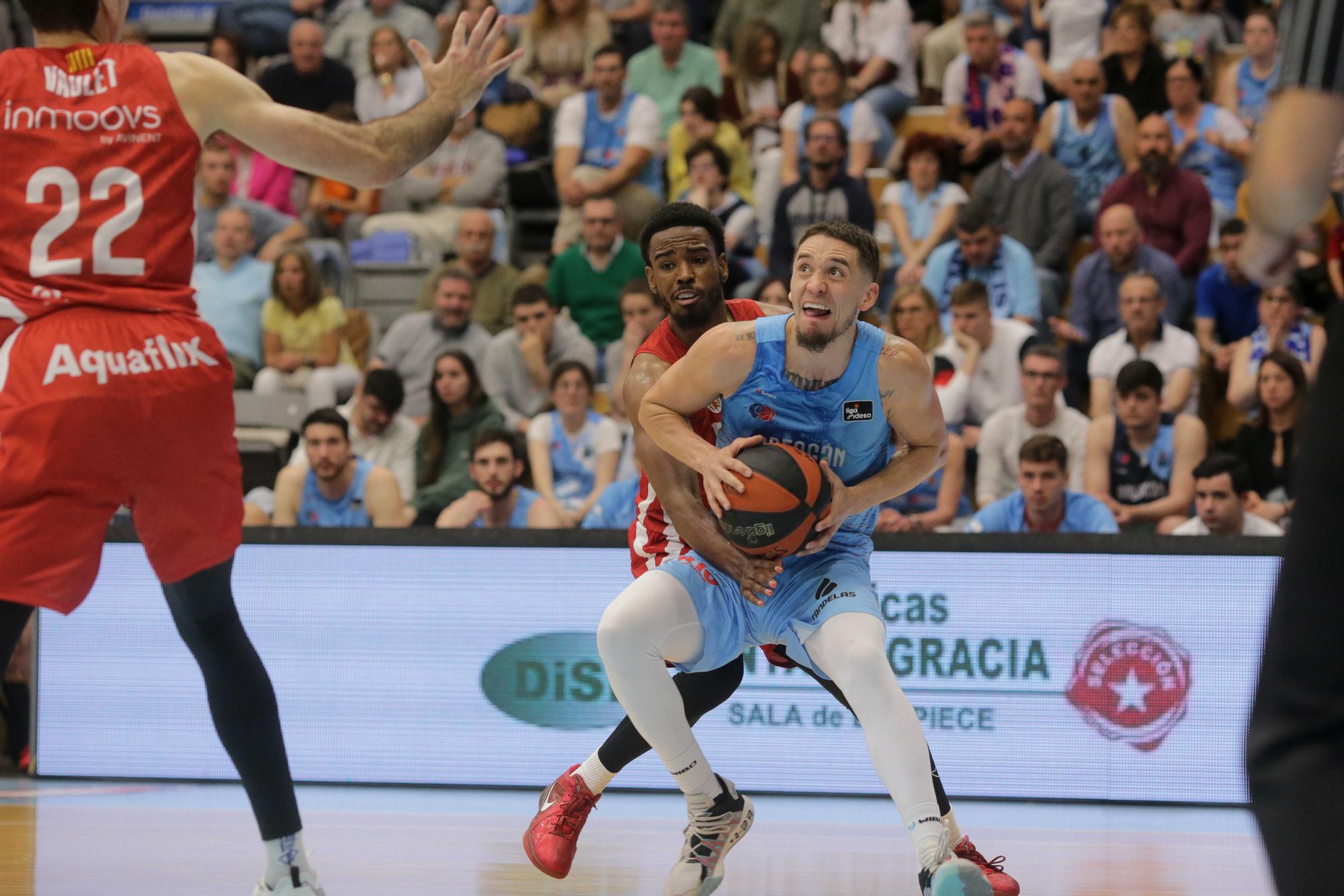 Robinson fa el llit a última hora i salva definitivament el Baxi (81-82)