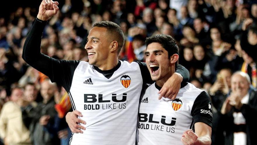 Guedes, junto a Rodrigo.