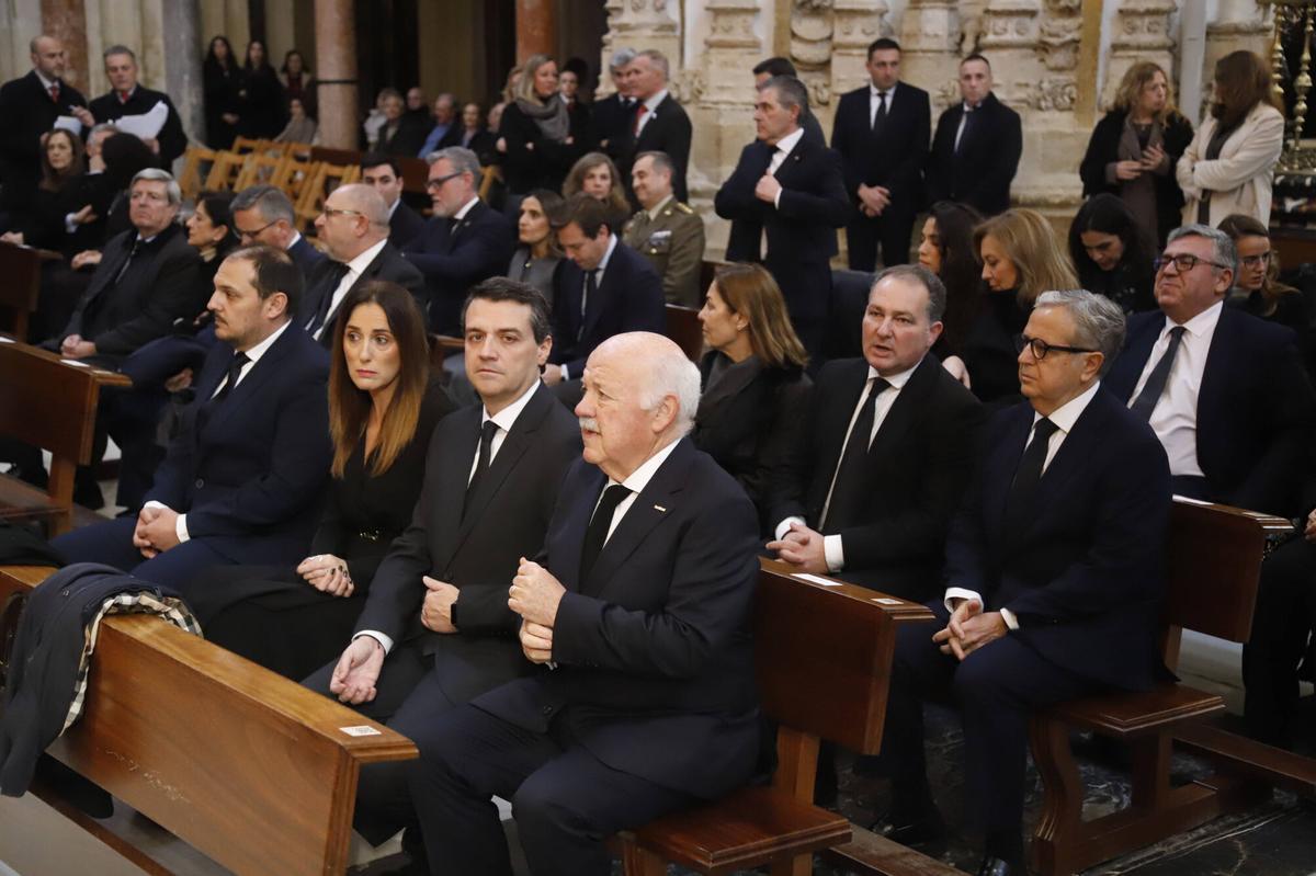 El obispo de Córdoba, Jesús Fernández, oficia la liturgia por los fallecidos en la tragedia ferroviaria El obispo de Córdoba, Jesús Fernández, oficia la liturgia por los fallecidos en la tragedia ferroviaria
