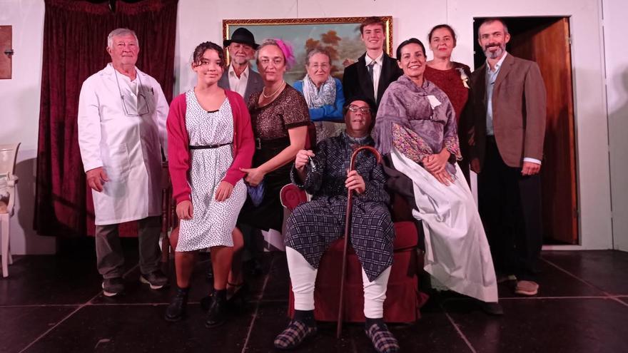 El Grup de Teatre des Cubells representa 'Matrimoni per Medecina'