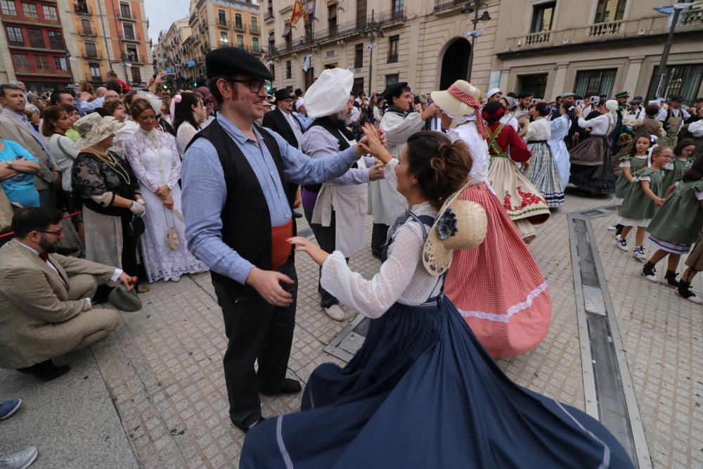 Primeros actos de la III Feria Modernista de Alcoy