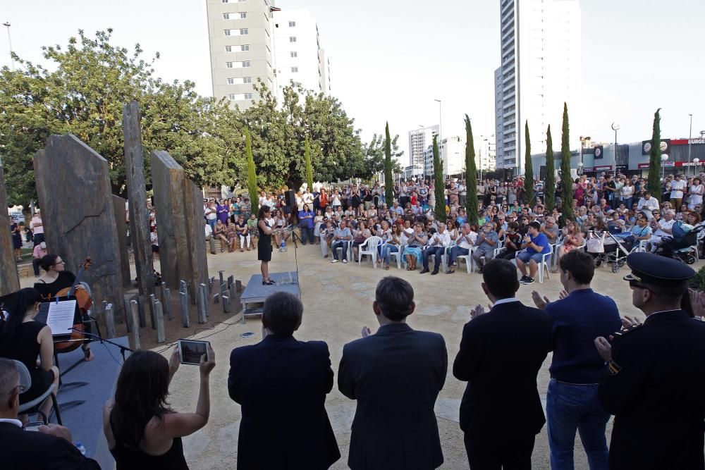 Inauguración del monumento homenaje a las víctimas del metro en el décimo aniversario del accidente