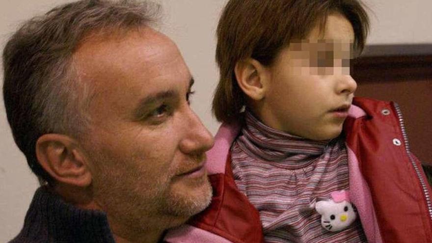 El juez ve indicios de que el padre de Nadia usó a la menor para pornografía infantil