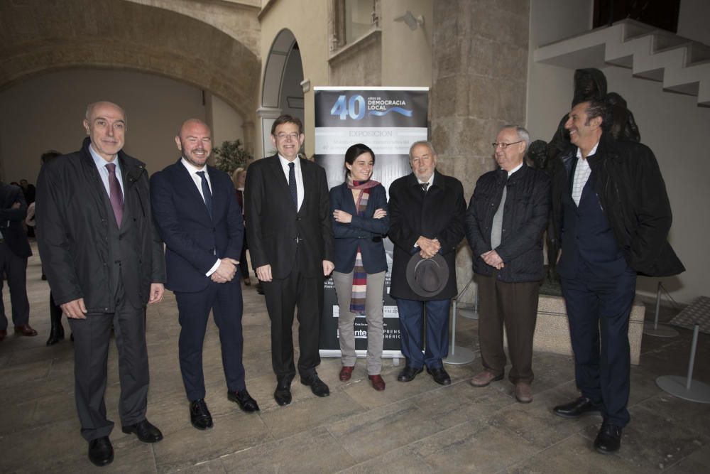 Exposición "40 años de ayuntamientos democráticos" en la Diputación de València