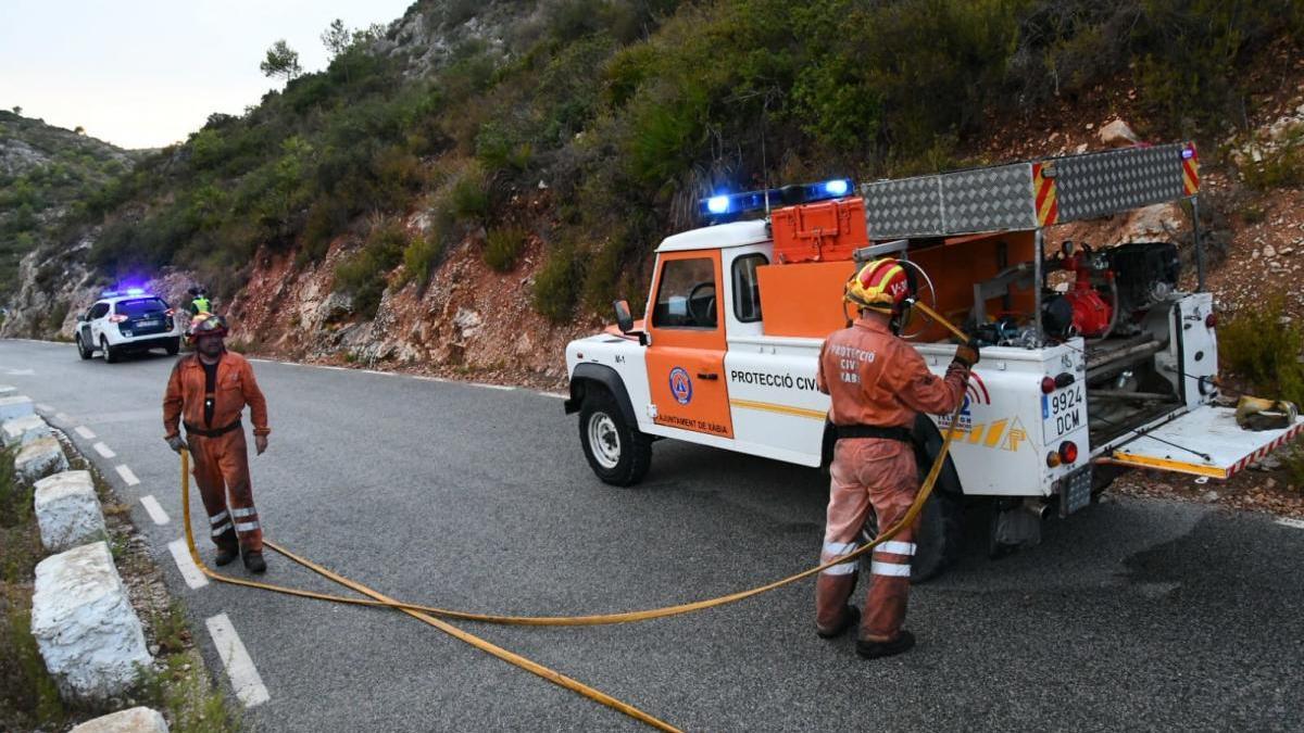 Controlan un incendio declarado en la Granadella de Xàbia