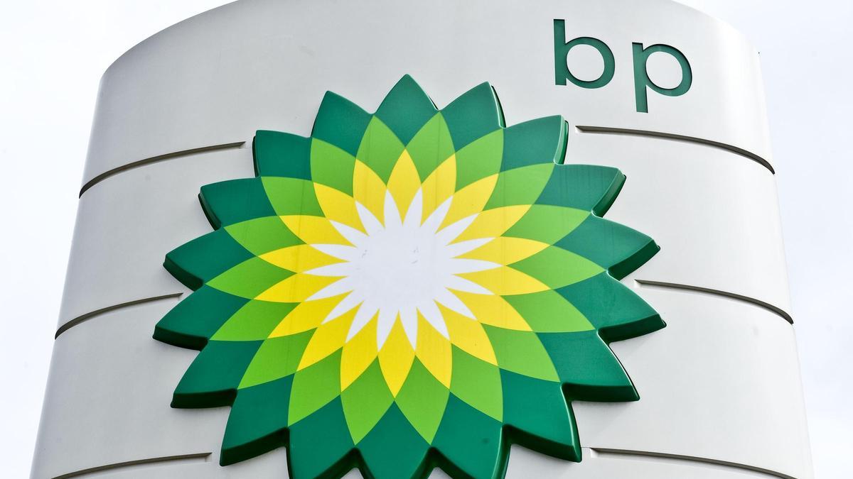 Logo de BP en una gasolinera de Londres.