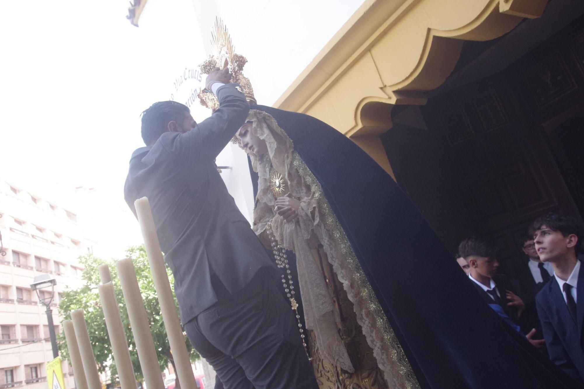 Traslado de la Virgen del Sol para presidir el altar que montan con motivo de la procesión del Corpus en Málaga