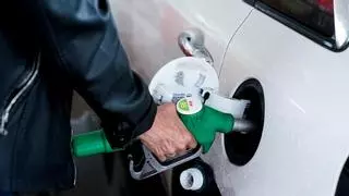 La DGT quiere ayudarte con la subida de la gasolina: estos son los consejos para ahorrar combustible