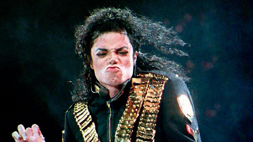 Michael Jackson, al comienzo del concierto en Tenerife, al ritmo de 'Jam'.