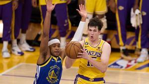 Austin Reaves, en la imagen en acción, anotó 23 puntos y dio 6 asistencias en el partido decisivio para los Lakers