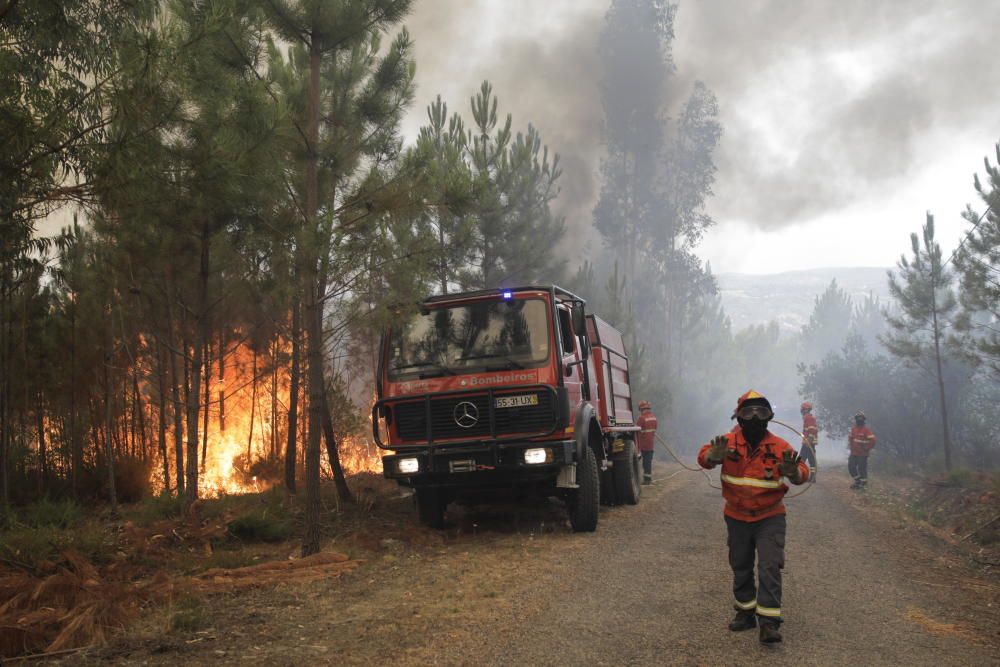 Portugal respira tras controlar el incendio de Oleiros, pero sigue en alerta