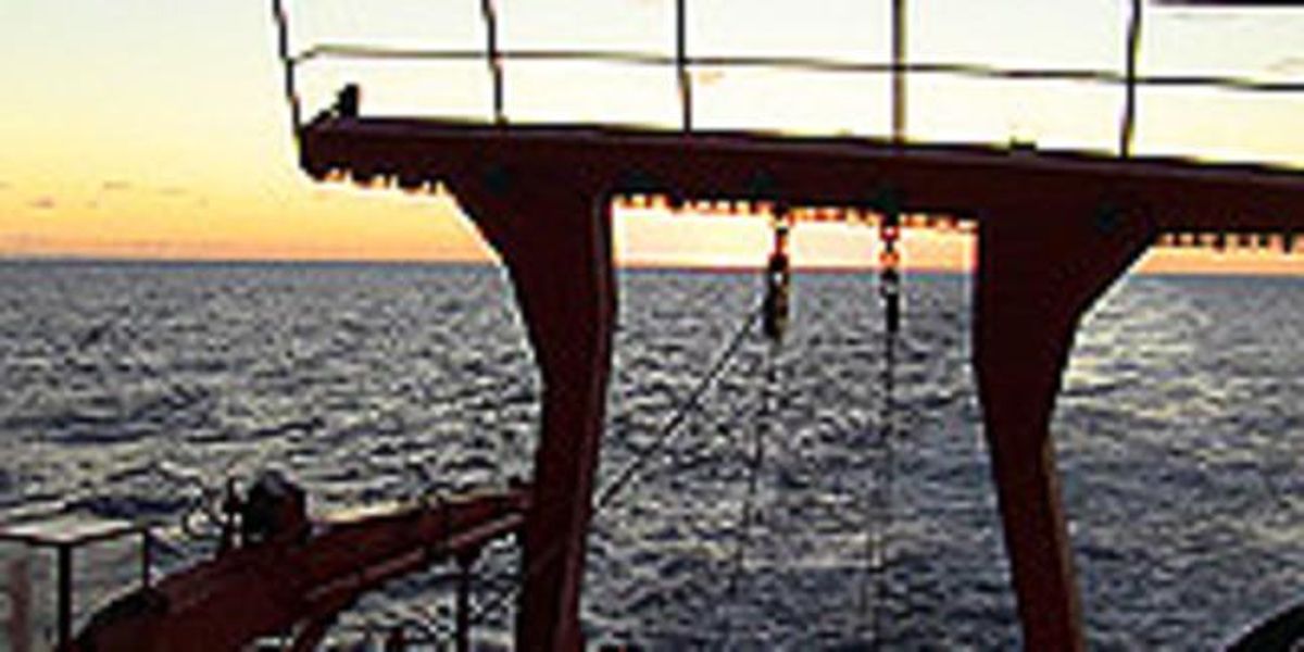 Posta de sol a l’’Hespérides’. Posta de sol a l’’Hespérides’.