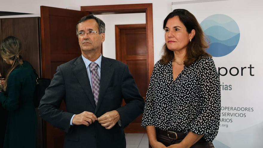 Jimena Delgado propone «unir fuerzas» con el Puerto y apoyar su labor como embajador de la ciudad