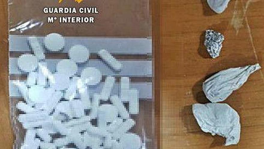 Pastillas intervenidas por la Guardia Civil en la A-62.