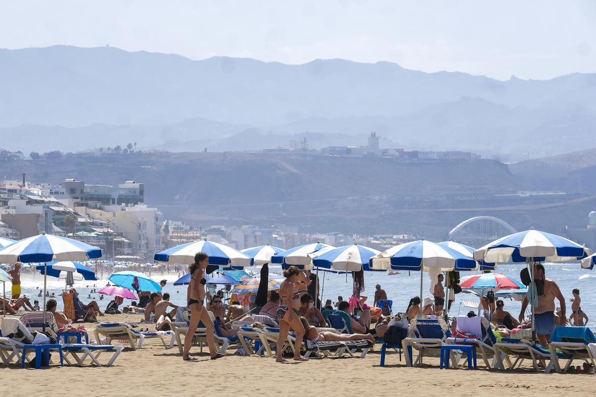 Calor y ligera calima en Las Palmas de Gran Canaria (30/09/2023)