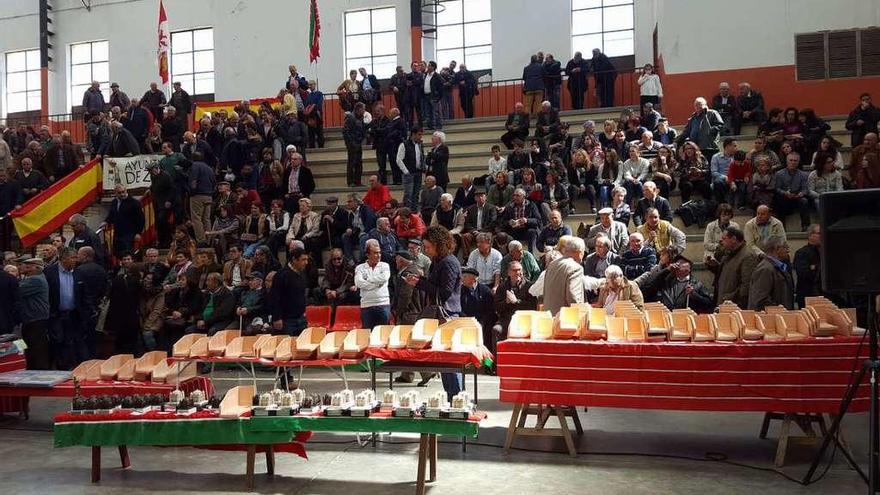 El mundo de la pelota se dio cita ayer en el frontón de San Atilano.