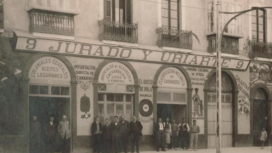 Corría el año 1912 cuando las familias Jurado y Uriarte decidieron poner en marcha en Alicante un negocio de importación y comercialización de productos alimentarios.