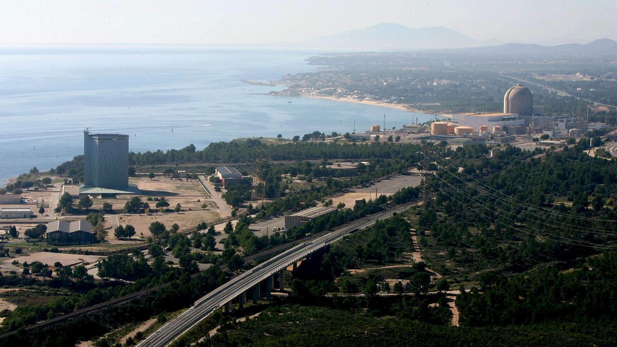 Las centrales nucleares de Vandellós I y Vandellós II, en Tarragona.