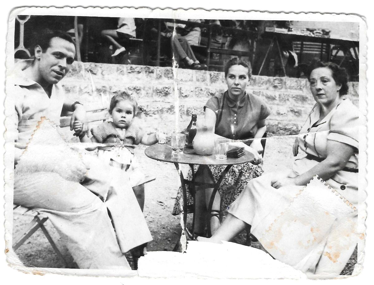 Josep Pallach, Teresa Juvé i Antònia Pallach d'infant.