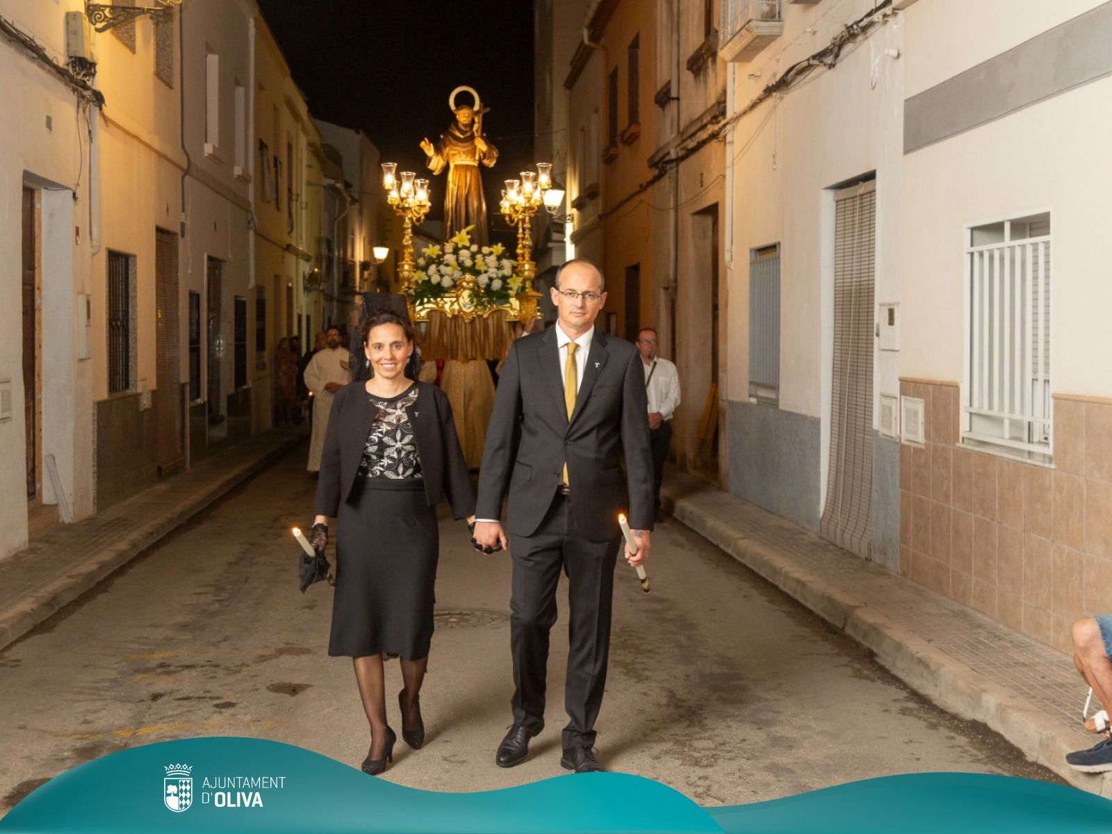 La lluvia respeta la procesión de Sant Francesc en Oliva