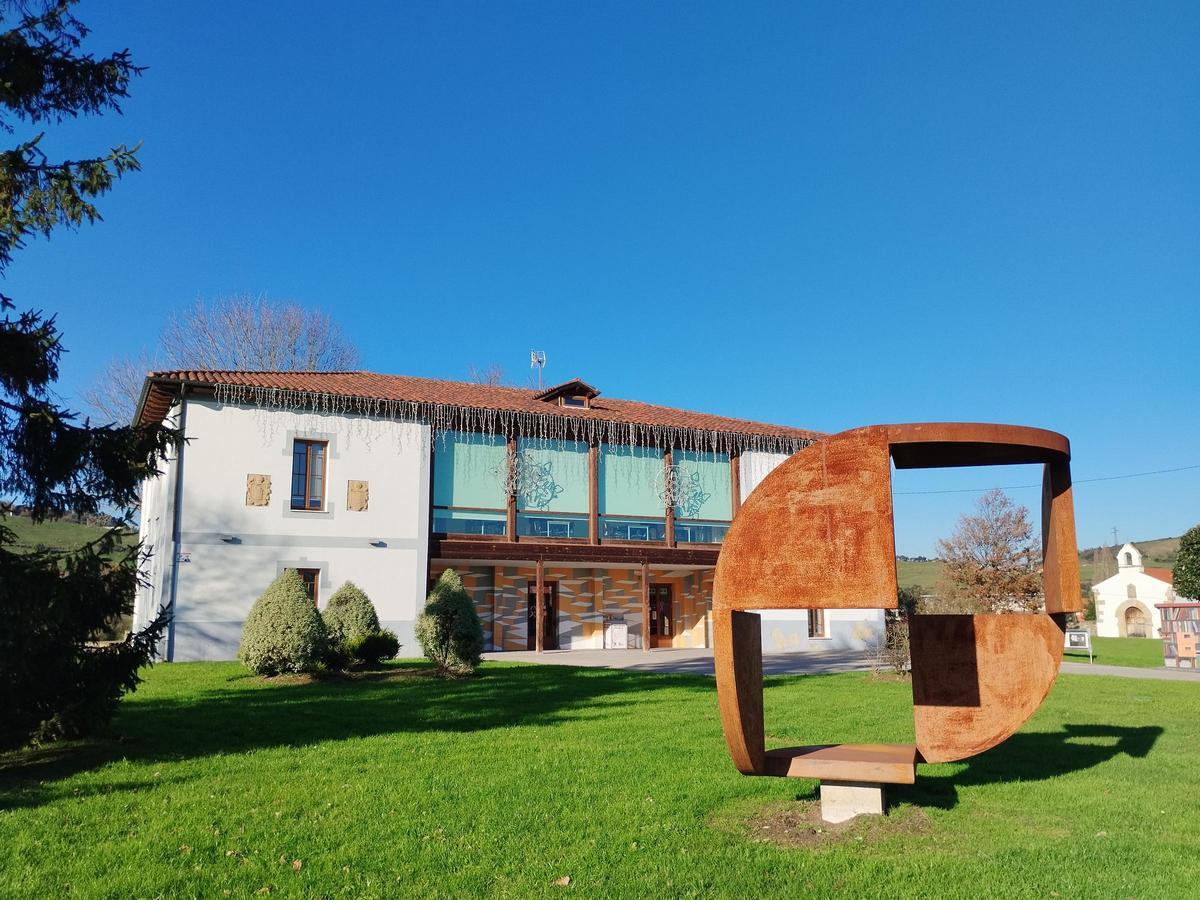 El palacio de los Alonso del Campo que es la Casa Municipal de Cultura de Lugo de Llanera.