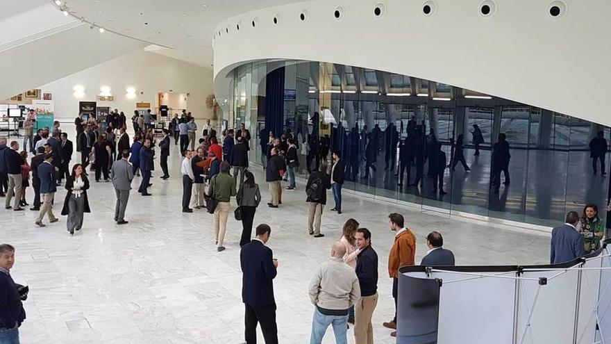 Ambiente, ayer por la mañana, en el Palacio de Congresos de Oviedo, durante la celebración del certamen.