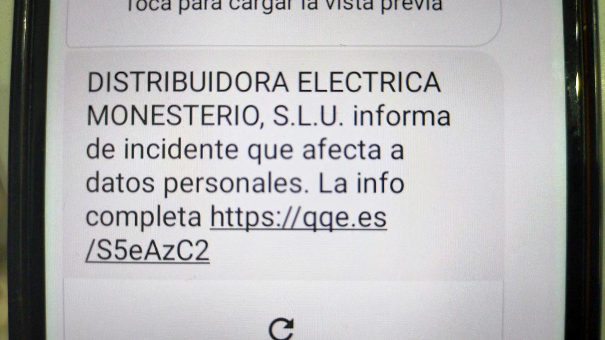 SMS fraudulento que están recibiendo los clientes de Eléctrica Monesterio