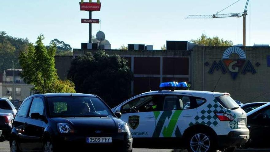 Agentes de la Policía Portuaria de Vilagarcía. // Iñaki Abella