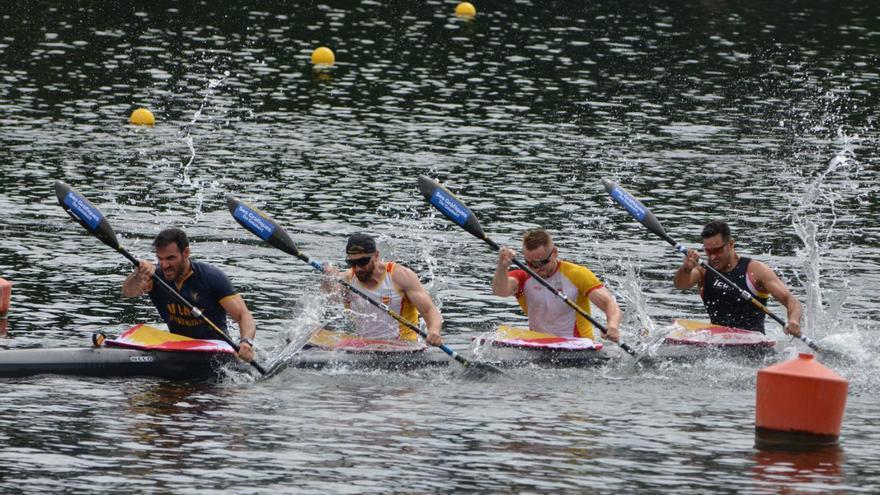 El K4 500 español con Arévalo, durante un entrenamiento. |  // PIRAGÜISMO ESPAÑA