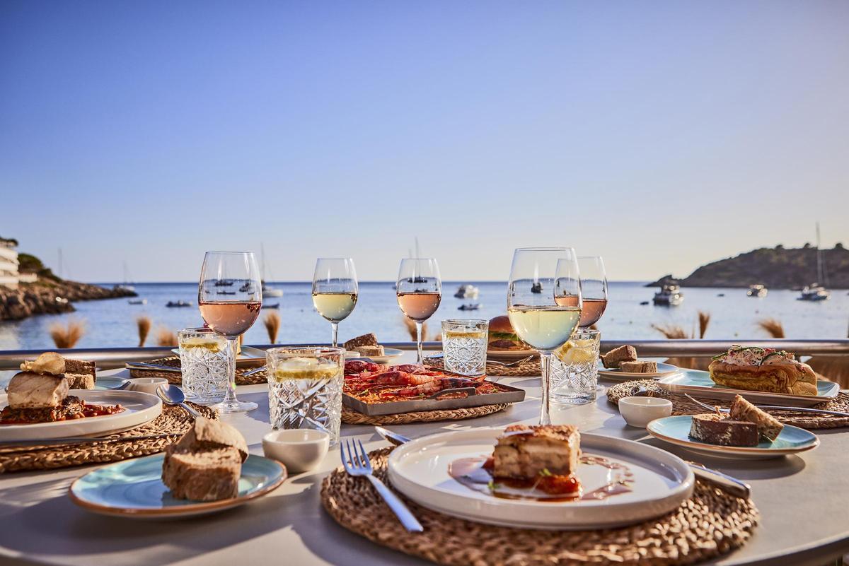 Desde el 15 de junio, Aqua presenta su nueva carta de verano, una propuesta que rinde homenaje al Mediterráneo