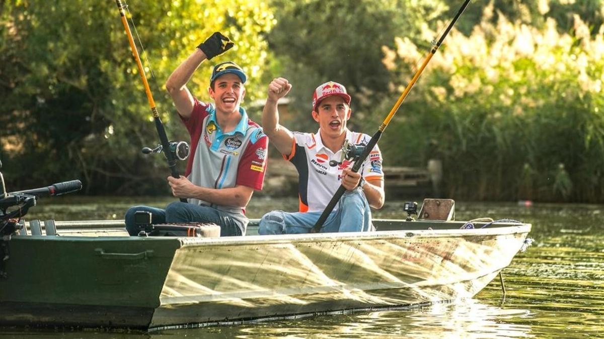 Àlex y Marc Márquez pescaron ayer, en el embalse de Mequinenza, un siluro de 50 kilos.