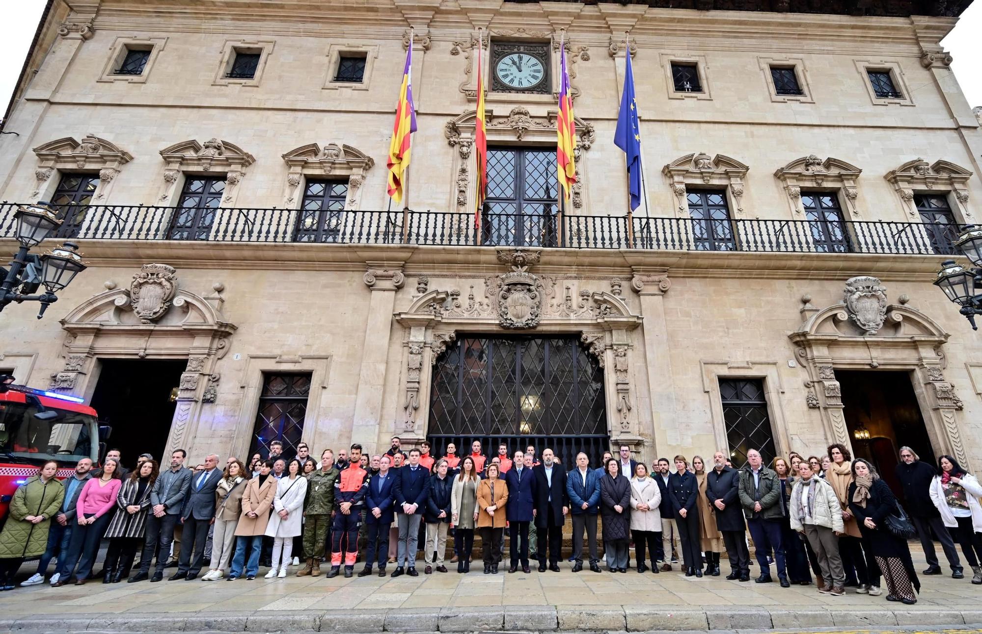 Los municipios de Mallorca guardan un respetuoso minuto de silencio por las víctimas de Valencia