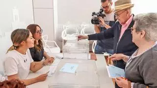 Orihuela se moviliza para captar el voto del descontento en la Costa