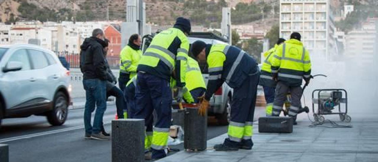 Instalación de los bolardos realizada a finales de 2017.