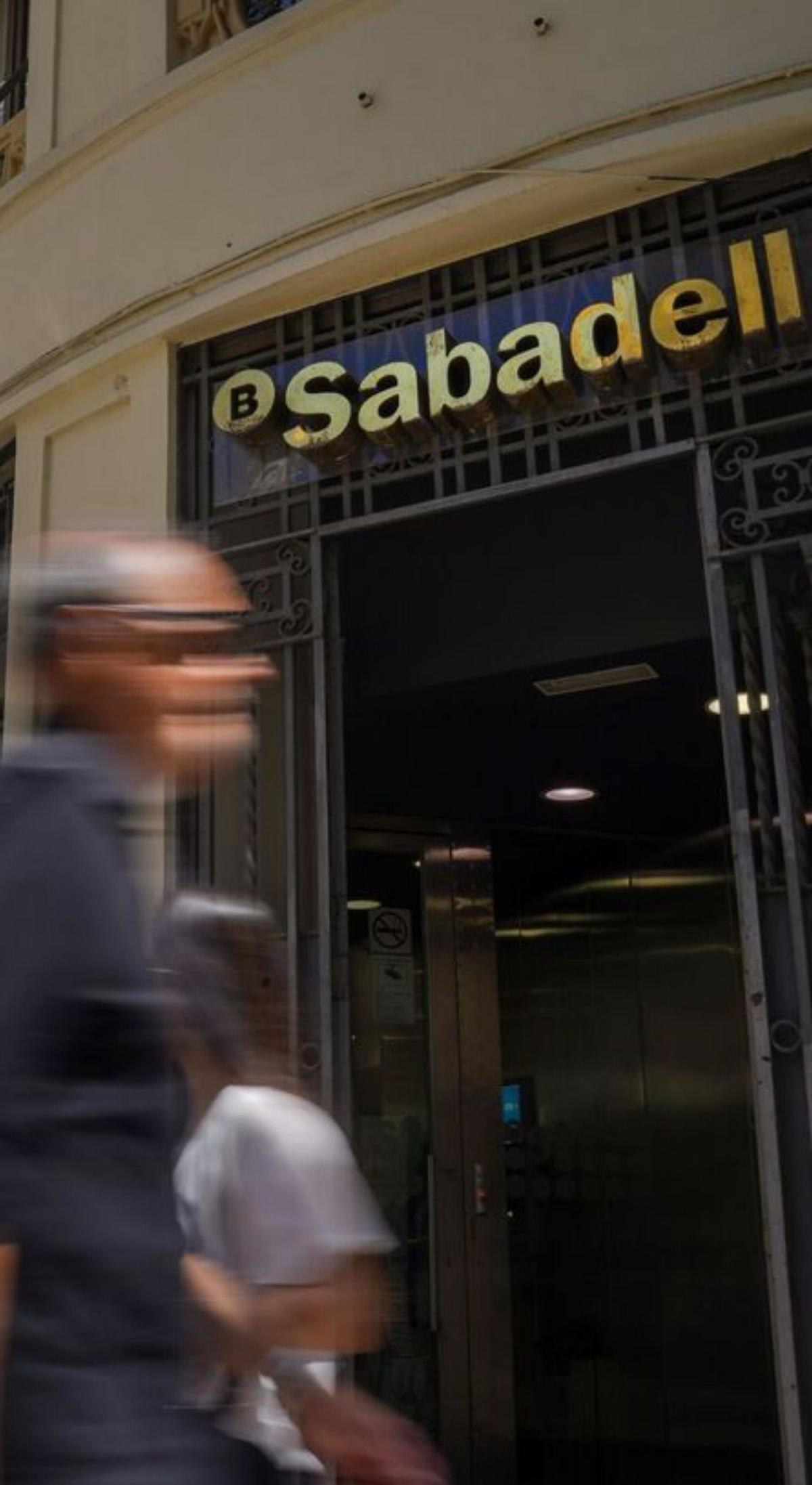 El Sabadell evita pressionar en públic el Govern perquè dificulti l’opa El Sabadell evita pressionar en públic el Govern perquè dificulti l’opa