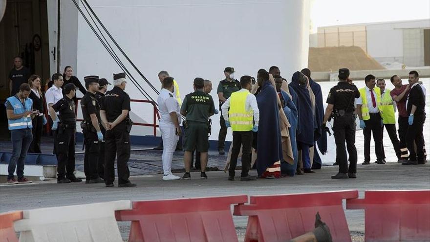 Desaparecidos 22 inmigrantes tras el naufragio de una patera