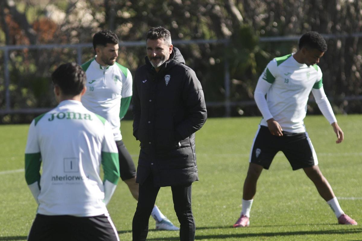 Iván Ania, durante un entrenamiento del Córdoba CF de esta semana en la Ciudad Deportiva.
