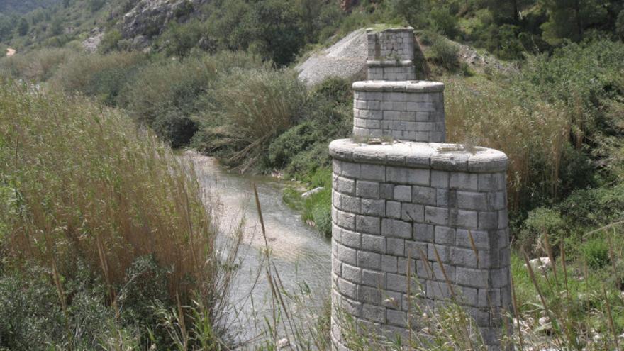 Pilastras entre l’Orxa y Villalonga.