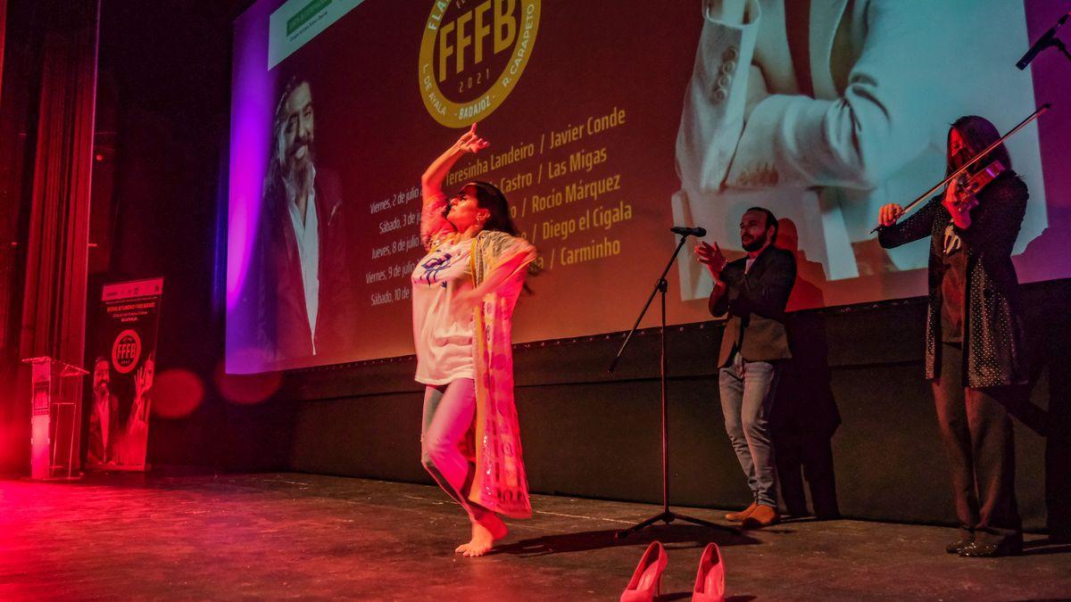 Carmen La Parreña ayer avanzó ayer el espectáculo que estrenará en el Festival de Flamenco y Fado.