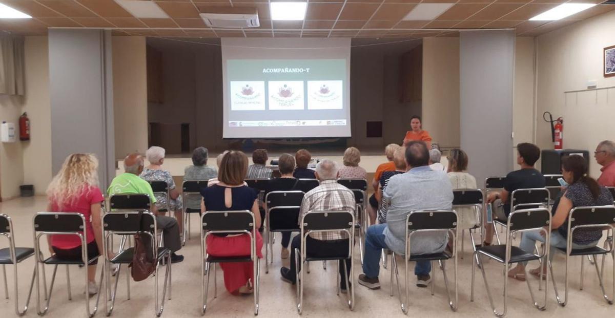 Charla informativa para dar a conocer el proyecto en un municipio de la comarca. | SERVICIO ESPECIAL