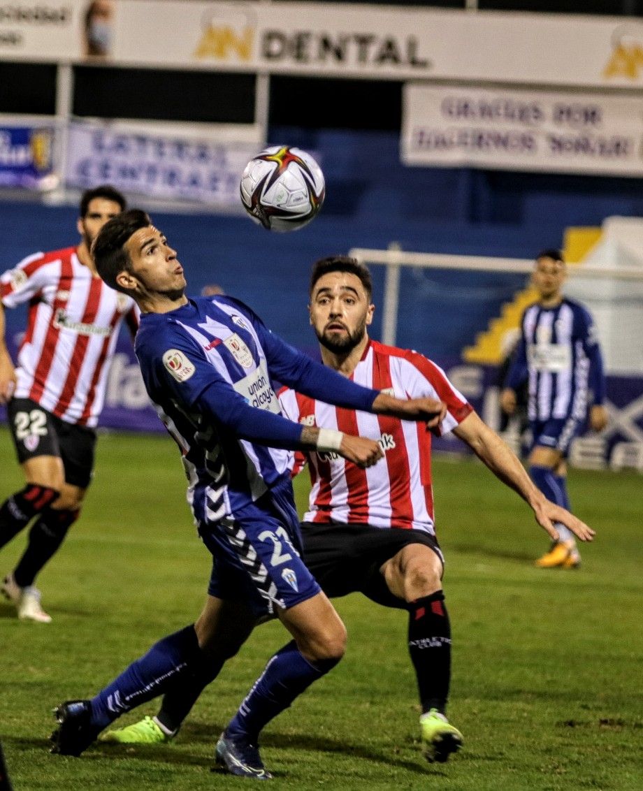 El supercampeón sufre en Alcoy (Alcoyano 1 - Athletic 2)