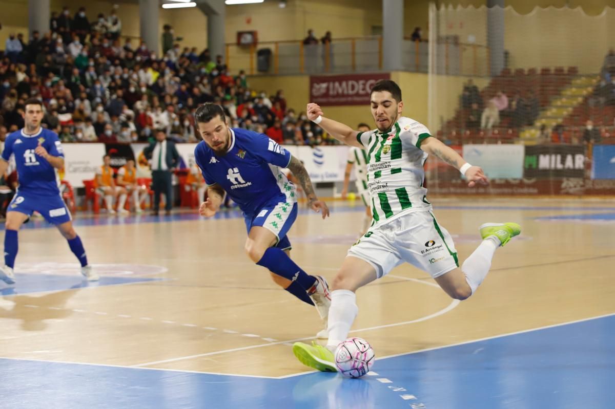 Las imágenes del derbi entre el Córdoba Futsal y el Betis en Vista Alegre